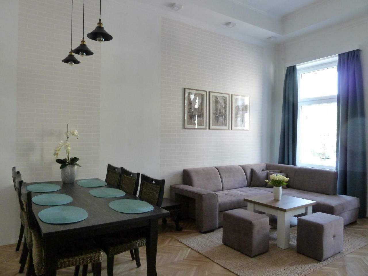 Kossuth Apartmanok Debrecen Luaran gambar