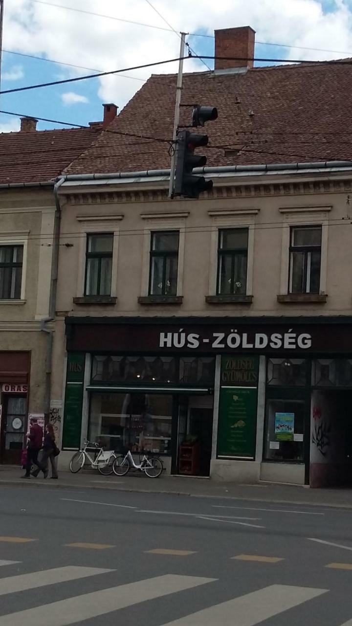 Kossuth Apartmanok Debrecen Luaran gambar